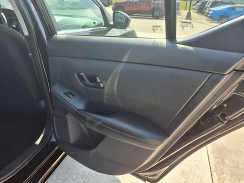 Used 2024 Nissan Sentra SV FWD image 10