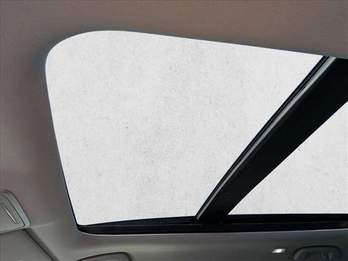 Used 2025 Honda Pilot Touring image 16