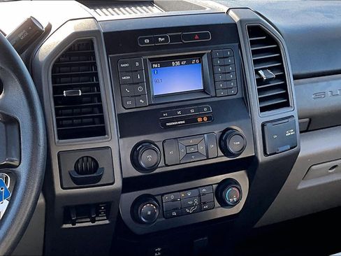 Used 2020 Ford F350 Lariat image 6