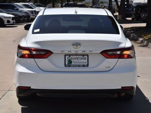Used 2022 Toyota Camry LE FWD image 9