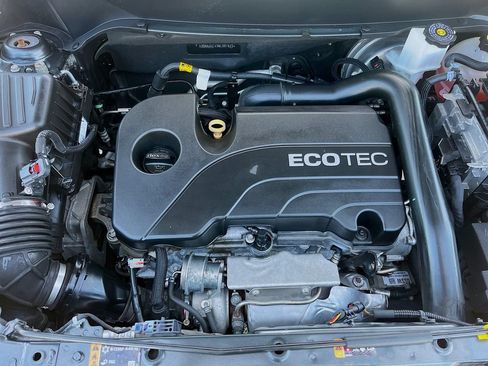 Used 2021 Chevrolet Equinox LT FWD image 28