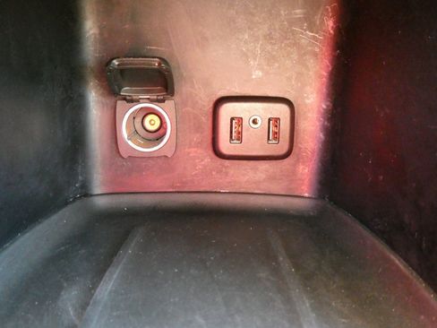 Used 2019 GMC Acadia Denali image 32