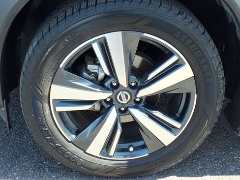 Used 2021 Nissan Rogue SL w/ Premium Package FWD image 9