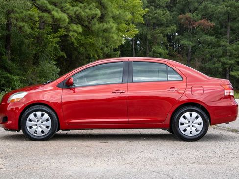 Used 2010 Toyota Yaris Sedan FWD image 9