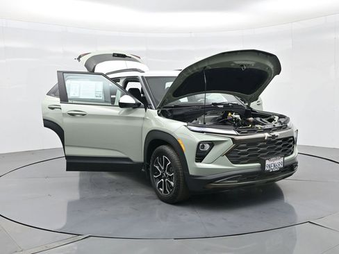 Used 2025 Chevrolet TrailBlazer ACTIV w/ LPO, Trailering Package image 36