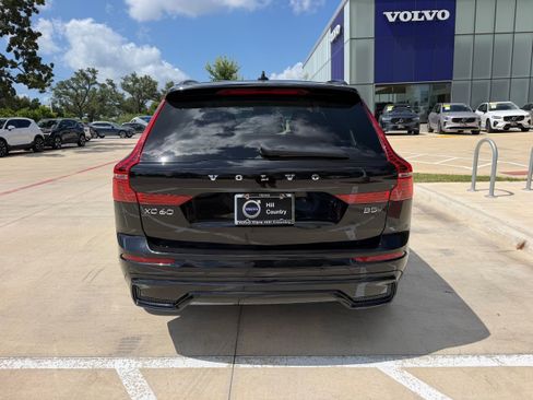 Certified 2025 Volvo XC60 B5 Plus AWD/4WD image 5