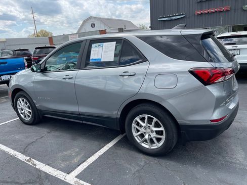 Used 2023 Chevrolet Equinox LS w/ LS Convenience Package image 4