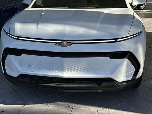 New 2026 Chevrolet Equinox EV LT image 24