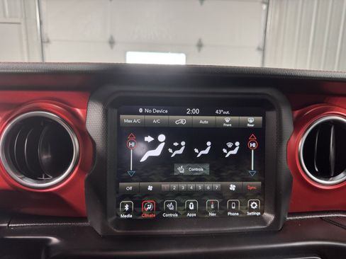 Used 2022 Jeep Wrangler Unlimited Rubicon w/ Steel Bumper Group image 27