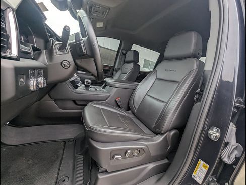 Used 2024 GMC Sierra 1500 Denali w/ Technology Package AWD/4WD image 17