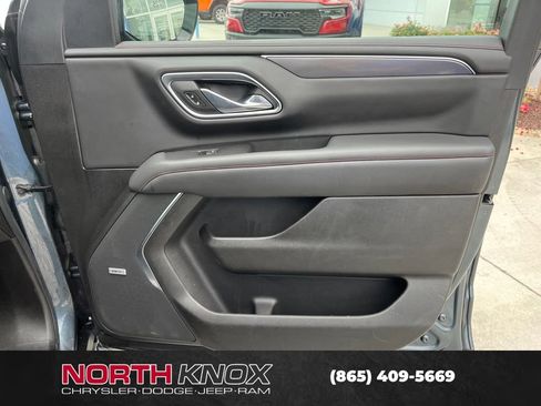 Used 2021 Chevrolet Suburban RST w/ Luxury Package AWD/4WD image 28