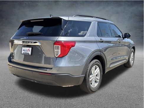 Used 2023 Ford Explorer XLT RWD image 9