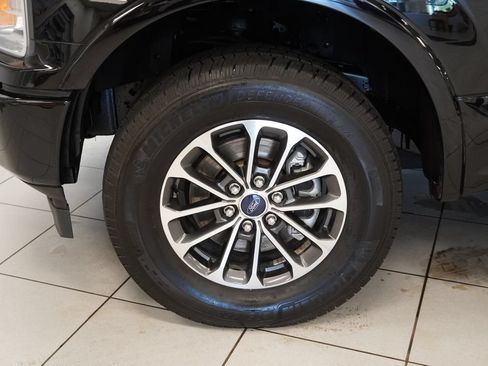 Used 2018 Ford F150 4x4 SuperCrew image 18