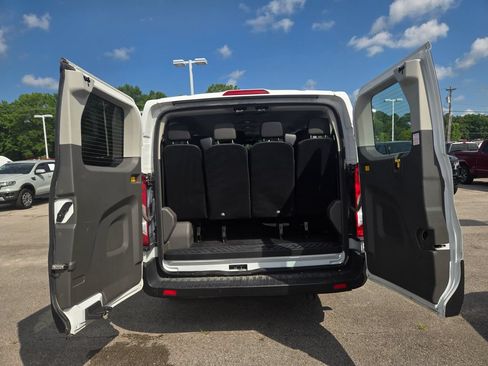 Used 2024 Ford Transit 350 XLT RWD image 5