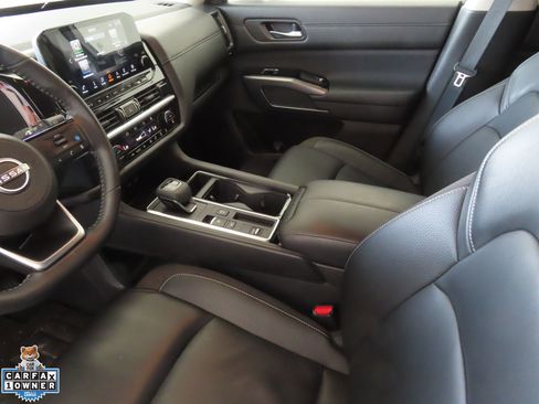 Used 2025 Nissan Pathfinder SL FWD image 22