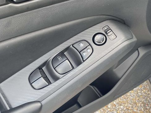 Used 2025 Nissan Altima 2.5 S FWD image 15