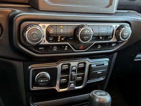 Used 2021 Jeep Wrangler Unlimited Sport image 19