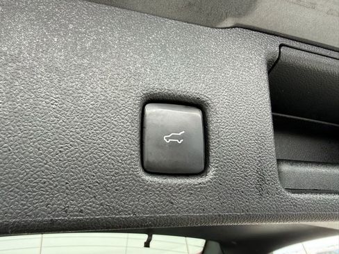 Used 2022 Ford Escape SEL w/ Technology Package image 34