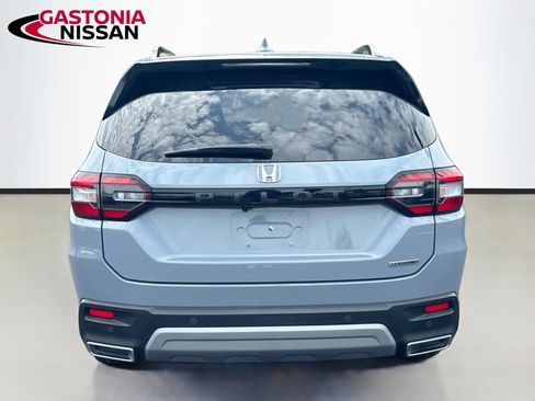 Used 2024 Honda Pilot Touring image 7