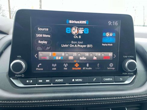 Used 2023 Nissan Rogue SV image 8