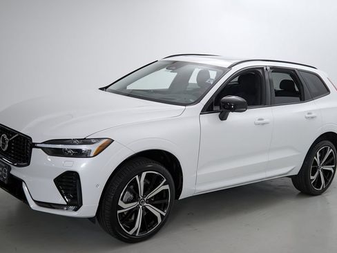 Certified 2023 Volvo XC60 B6 Ultimate w/ Climate Package AWD/4WD image 6