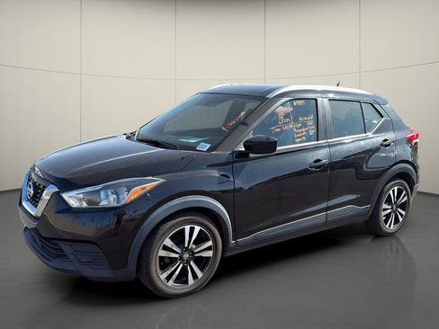 Used 2020 Nissan Kicks SV FWD image 3