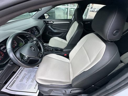 Used 2019 Volkswagen Jetta R-Line image 10