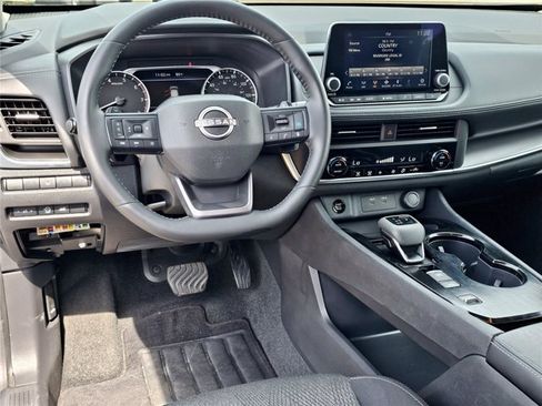Used 2026 Nissan Rogue SV FWD image 32