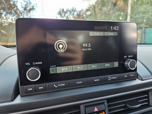 Used 2023 Honda Pilot Sport image 27