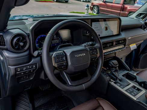 Used 2026 Toyota Land Cruiser w/ Premium Package image 17