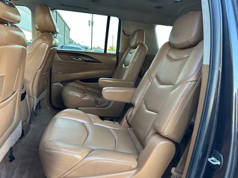 Used 2016 Cadillac Escalade ESV Platinum image 19