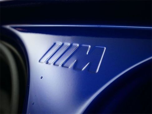 Used 2025 BMW M5 w/ Carbon Package image 39