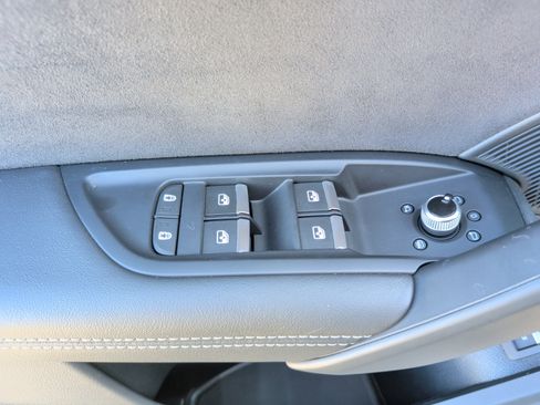 Used 2023 Audi SQ5 Prestige w/ Prestige Package image 29