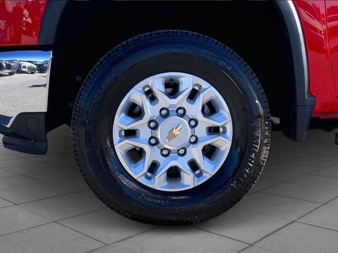 Used 2024 Chevrolet Silverado 2500 LTZ w/ LTZ Convenience Package image 11