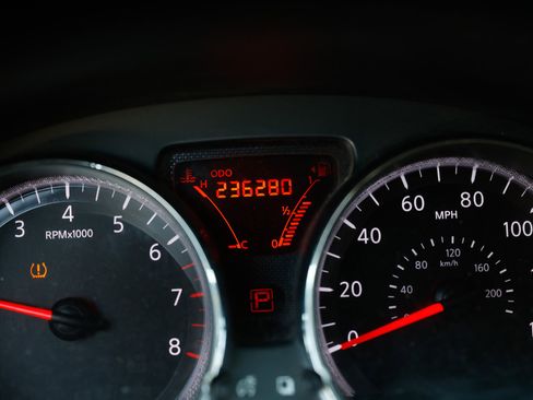 Used 2014 Nissan Versa SV image 40