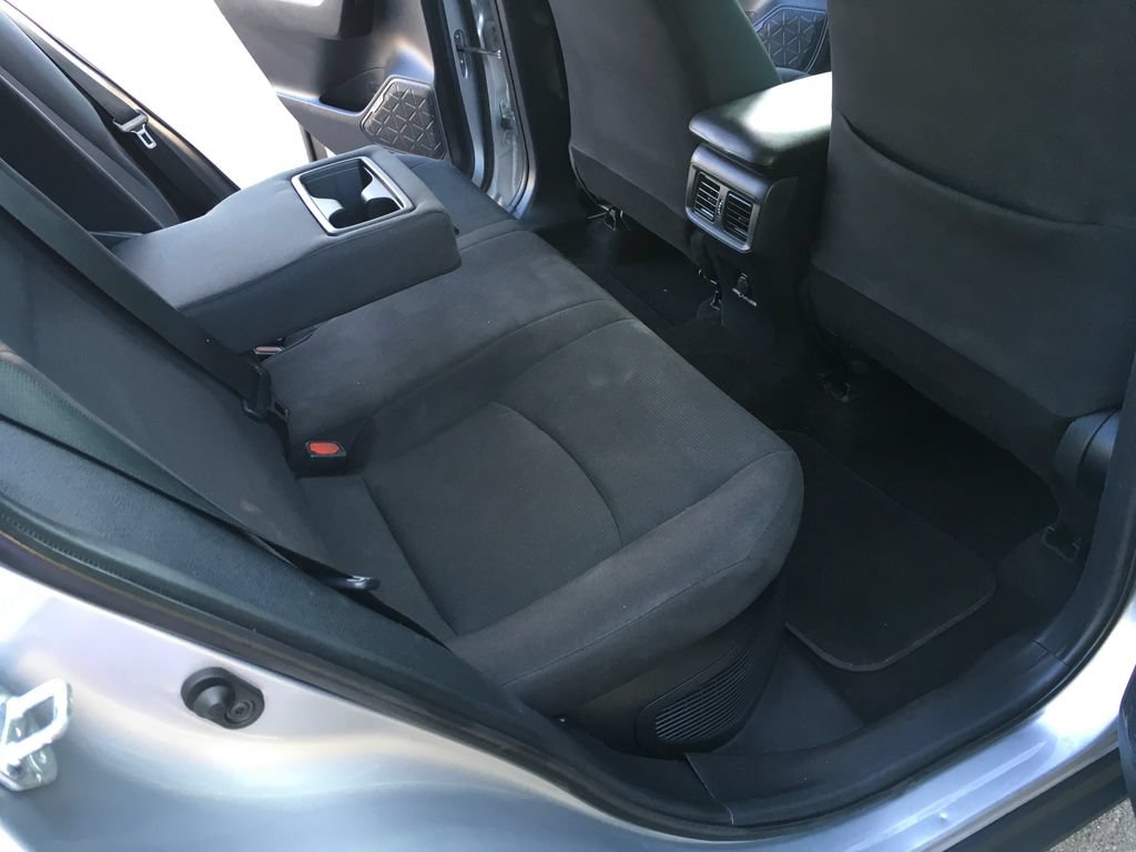 Used 2019 Toyota RAV4 LE w/ Carpet Mat Package AWD/4WD image 27