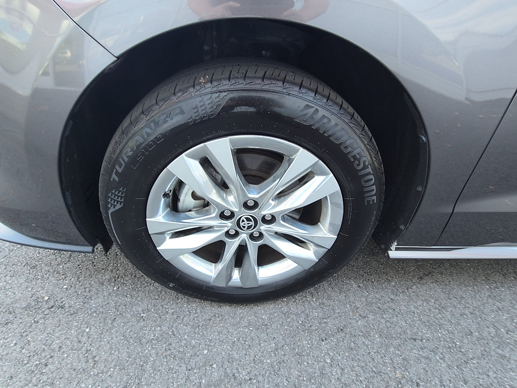 Certified 2024 Toyota Sienna XLE w/ XLE Plus Package AWD/4WD image 8