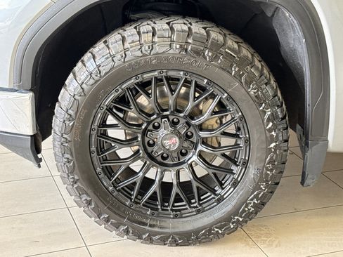 Used 2023 GMC Sierra 1500 SLE image 26