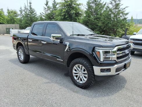 Used 2025 Ford F150 Lariat w/ Equipment Group 502A High AWD/4WD image 3