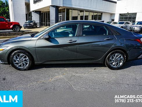 Used 2024 Hyundai Elantra SEL FWD image 6