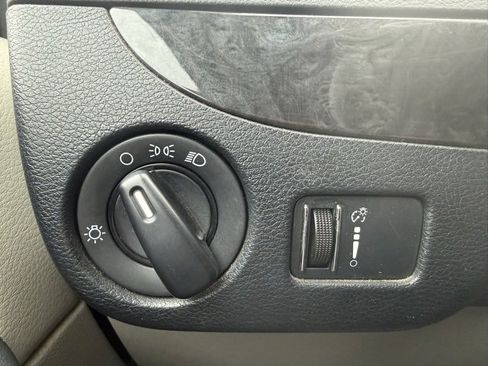 Used 2016 Dodge Grand Caravan SXT w/ Rear Park Assist Package image 21