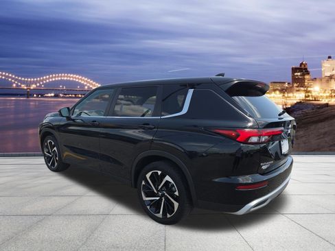 Used 2024 Mitsubishi Outlander SE FWD image 3