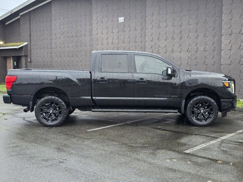 Used 2018 Nissan Titan SL w/ Midnight Edition image 20