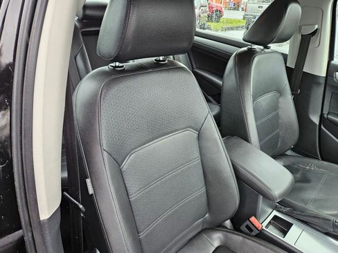 Used 2012 Volkswagen Passat 2.5 SE FWD image 9