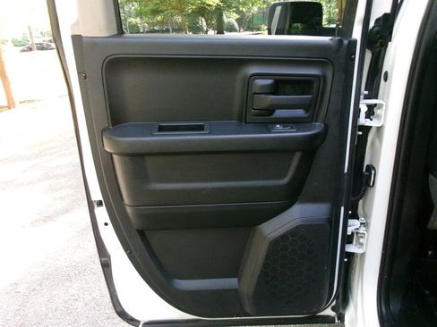 Used 2019 RAM 1500 Tradesman w/ Chrome Appearance Group RWD image 35