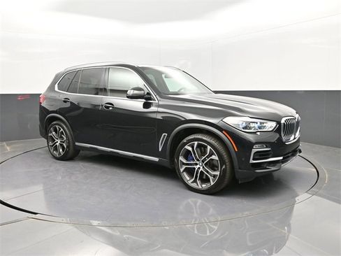 Used 2019 BMW X5 xDrive50i w/ Executive Package image 26