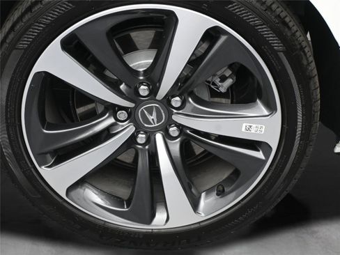 Certified 2025 Acura TLX w/ Technology Package image 11