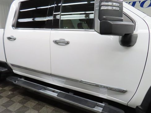 Used 2024 Chevrolet Silverado 2500 High Country image 38