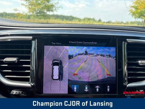 Used 2019 Chrysler Pacifica Limited w/ Tire & Wheel Group FWD image 29