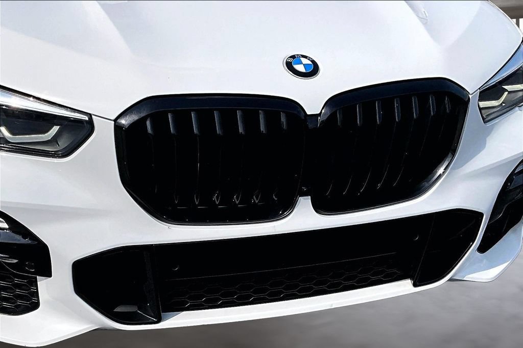 Used 2021 BMW X5 M50i AWD/4WD image 28